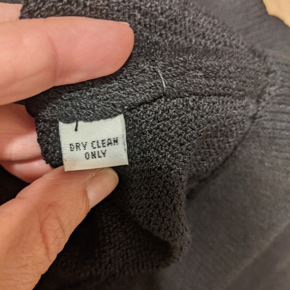 St John black knit skirt - Picture 4 of 6